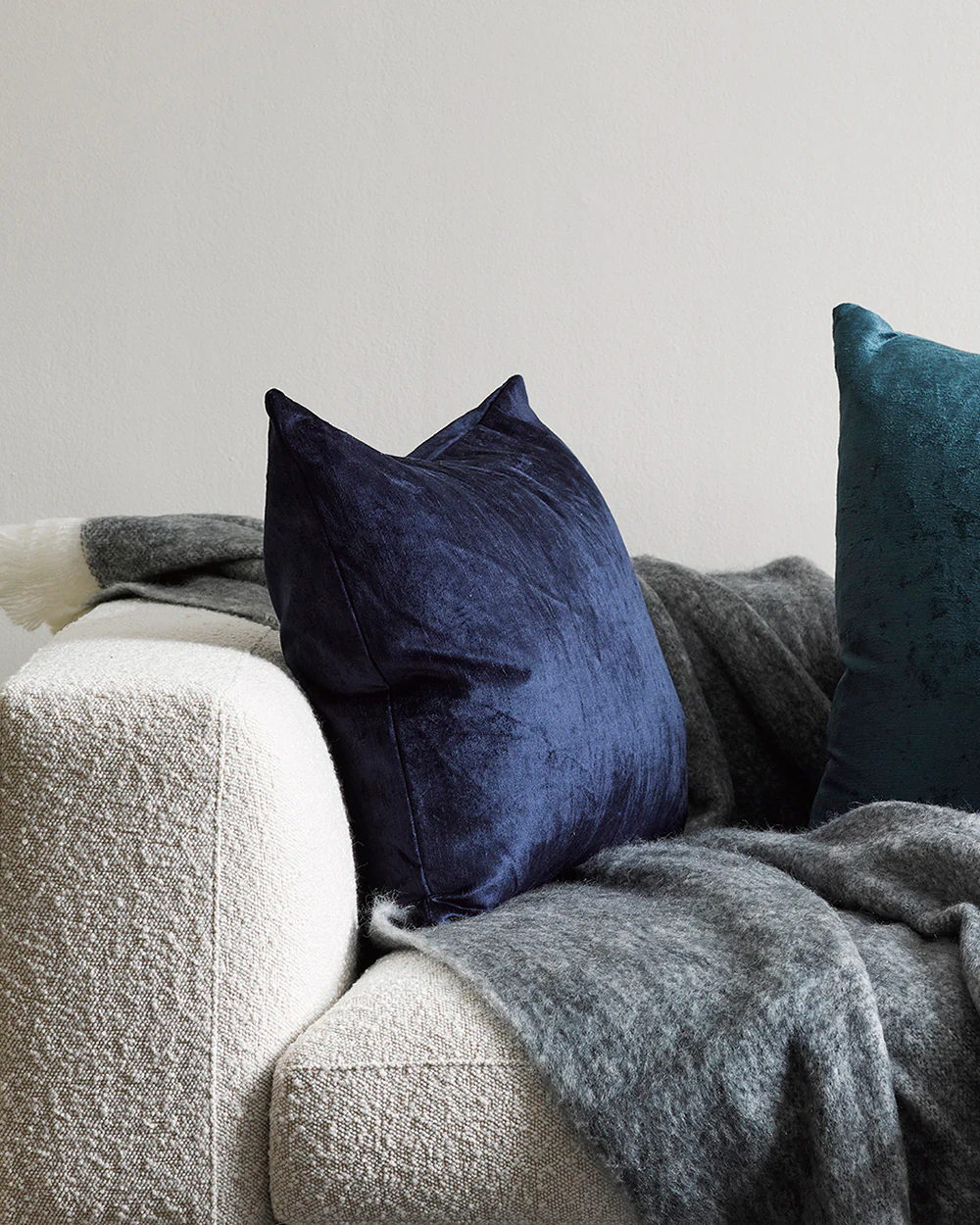 Bromley Navy Oblong Cushion - Image 3