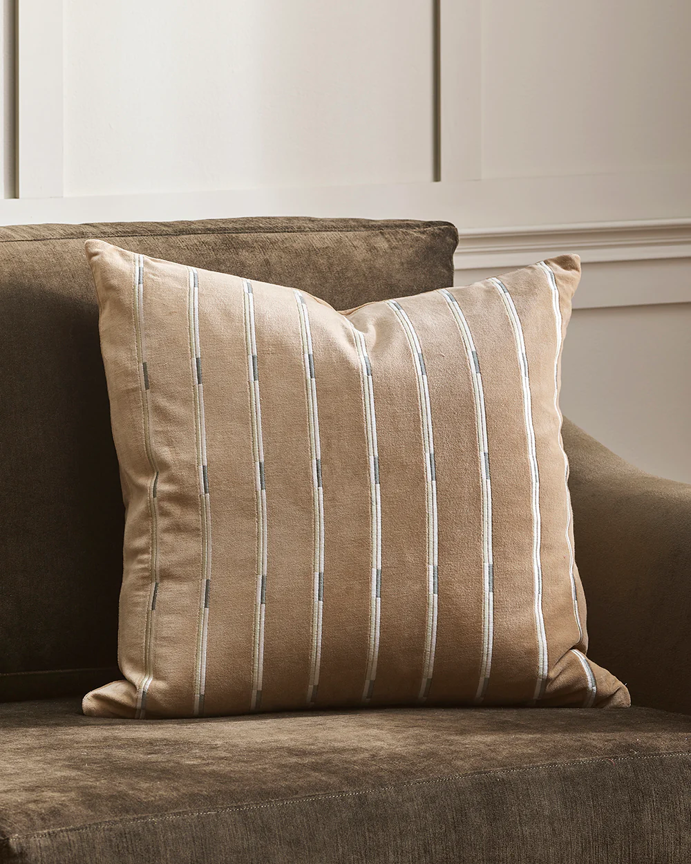 Eden Barley Cushion - Image 3