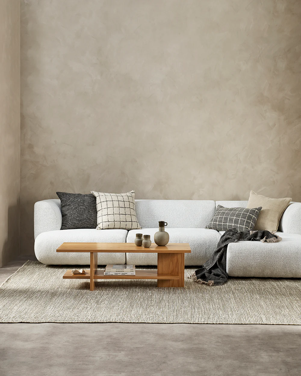 Johnson Black Cushion - Image 4
