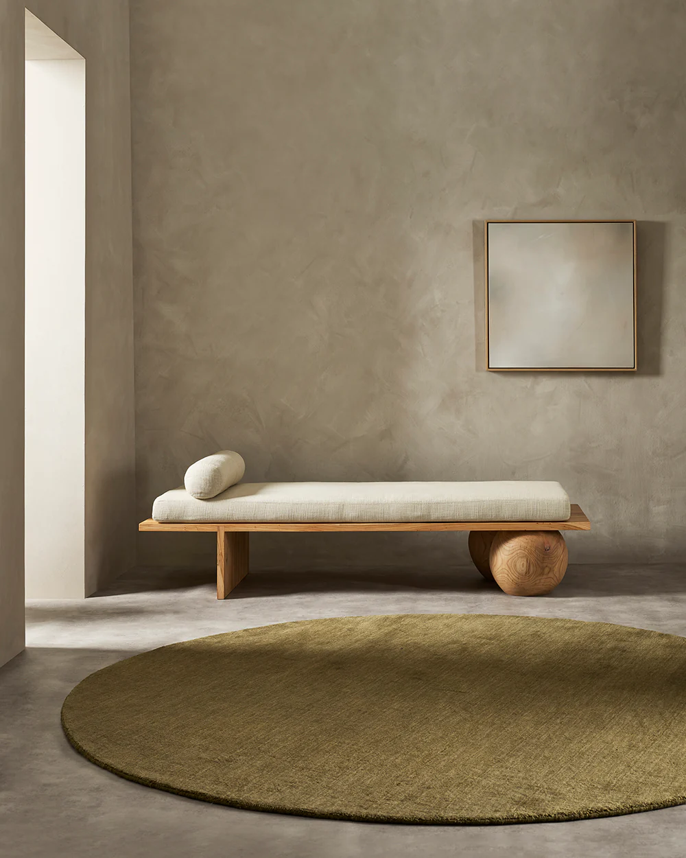 Sandringham Moss Round Floor Rug - Image 3