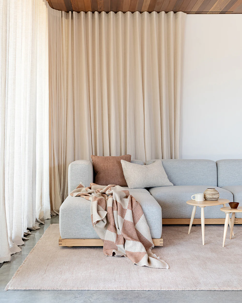 Winton Coral Throw - Image 4